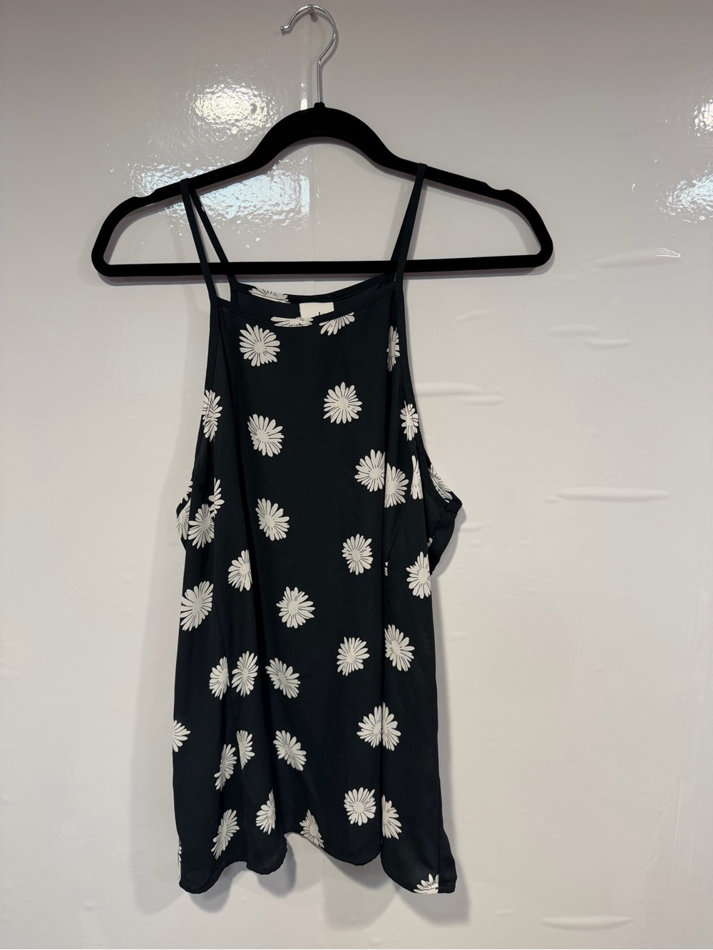 Cabi Black White Daisy Print Spaghetti Strap Tank Top Relaxed Fit Medium